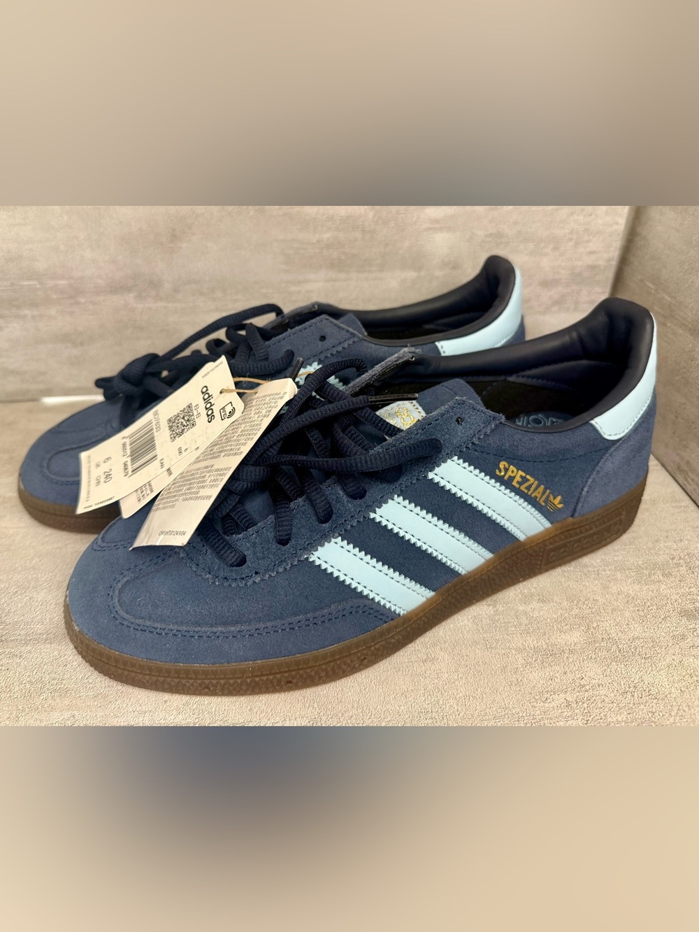 adidas Handball Spezial Women's Suede Low Top Lace-Up Blue Gum Sole BD7633 new